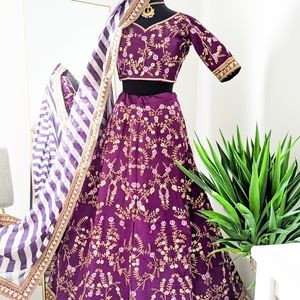 Indian/Pakistani Lehenga with gold threadwork